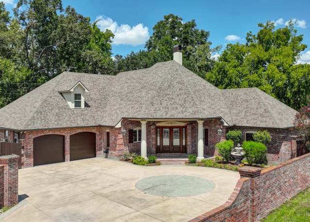Property at 143 Enchanted Oak Blvd, Lafayette, LA 70508, 5 beds, 3.5 baths