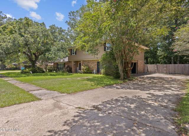 Property at 2222 Jasmine Dr, Opelousas, LA 70570, 4 beds, 3 baths
