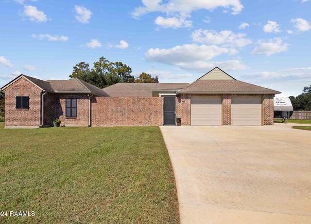 Property at 1053 Bayouside Ln, Parks, LA 70582, 2 beds, 2.5 baths