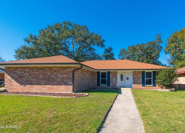 Property at 304 Mosser Dr, Lafayette, LA 70508, 3 beds, 2 baths