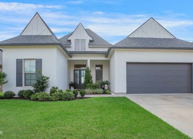 Property at 408 Last Quarter Dr, Youngsville, LA 70592, 4 beds, 3 baths