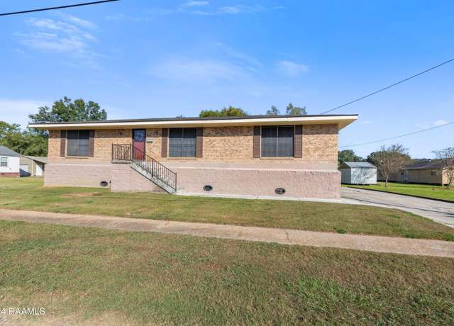 Property at 306 W Putnam Ave, Erath, LA 70533, 2 beds, 2 baths