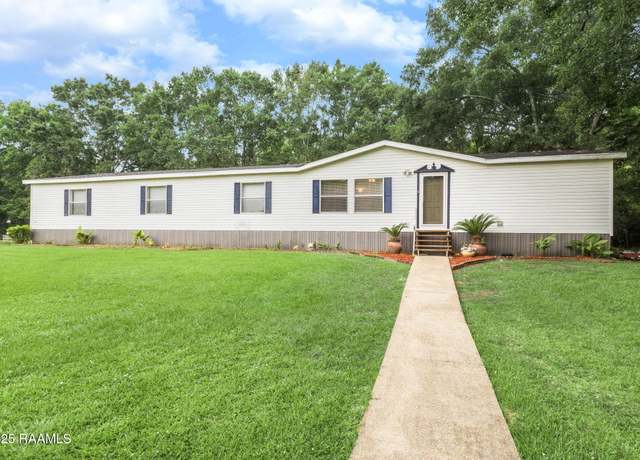 Property at 411 Louis Dr, Abbeville, LA 70510, 4 beds, 3 baths