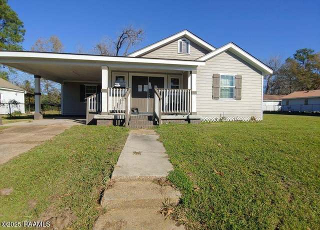 Property at 627 E Madison St, Opelousas, LA 70570, 4 beds, 3 baths