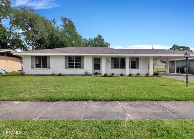 Property at 309 S Wakefield Dr, Lafayette, LA 70503, 3 beds, 2 baths