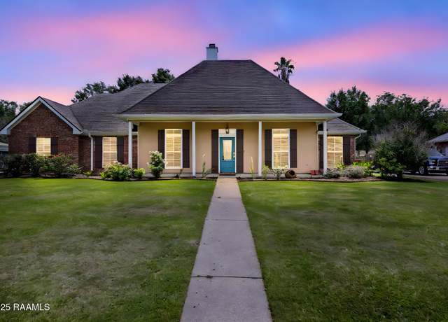 Property at 214 Longpointe Rd, Youngsville, LA 70592, 3 beds, 2 baths