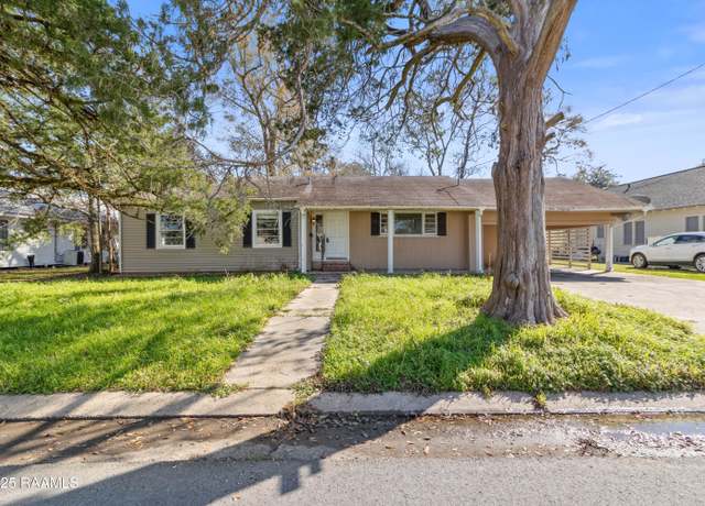 Property at 714 E 8th St, Crowley, LA 70526, 3 beds, 1 bath