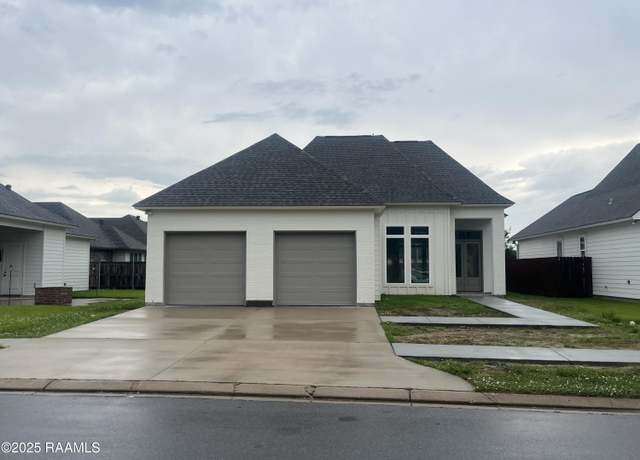 Property at 203 Redfern St, Lafayette, LA 70508, 3 beds, 2.5 baths