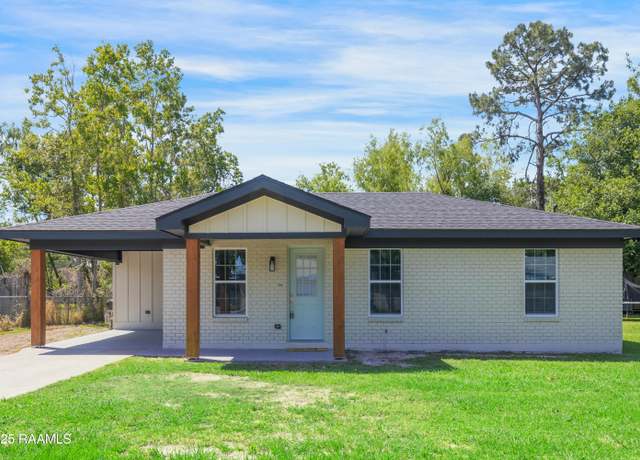 Property at 749 J L Dr, Scott, LA 70583, 3 beds, 2 baths
