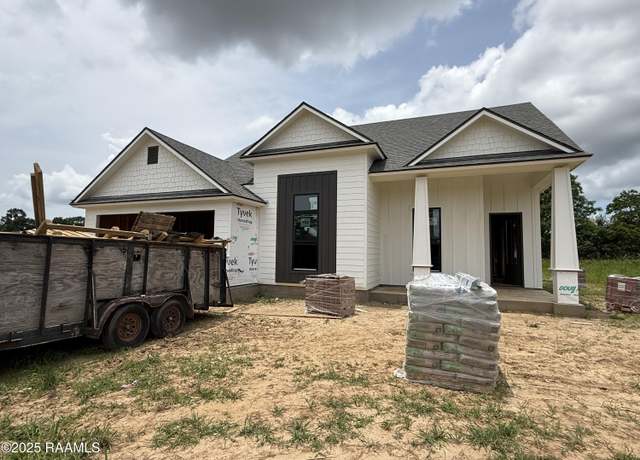 Property at 104 Spring Meadow Dr, Broussard, LA 70518, 4 beds, 3 baths