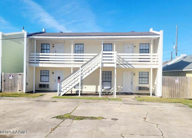 Property at 104 Briarcliff Dr, Youngsville, LA 70592