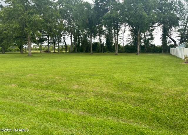 Property at 16 Grove Park Rd, Arnaudville, LA 70512