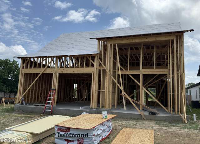 Property at 111 Meadow Walk Dr, Broussard, LA 70518, 3 beds, 2 baths