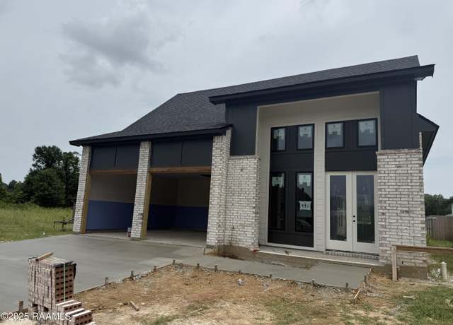 Property at 111 Meadow Walk Dr, Broussard, LA 70518, 3 beds, 2 baths