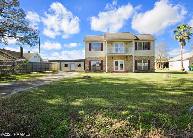 Property at 1452 S Avenue F, Crowley, LA 70526, 3 beds, 2 baths