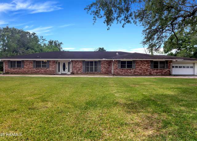 Property at 617 Cemetery Rd, St. Martinville, LA 70582, 5 beds, 3.5 baths