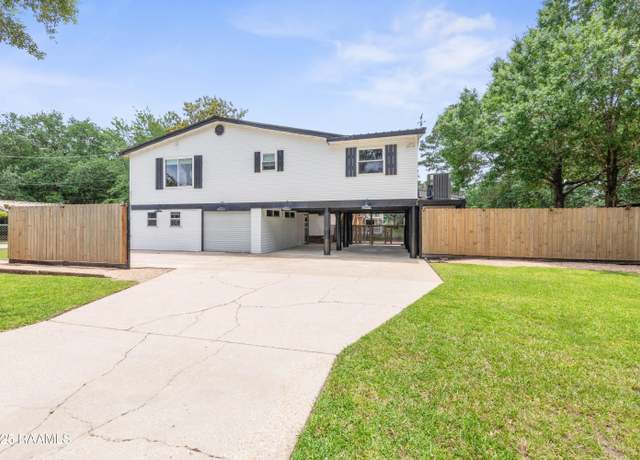 Property at 4802 Lafitte St, New Iberia, LA 70560, 2 beds, 2 baths