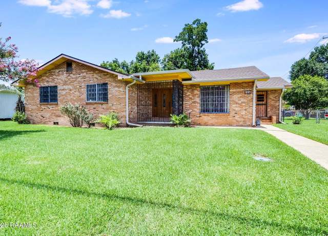 Property at 208 W Church St, Opelousas, LA 70570, 4 beds, 3 baths