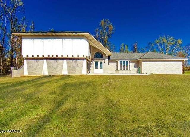 Property at 4309 Bayouside Dr, Houma, LA 70363, 4 beds, 2.5 baths