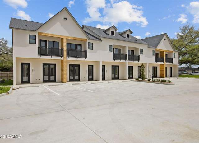 Property at 1510 Kaliste Saloom #101, Lafayette, LA 70508, 2 beds, 2.5 baths