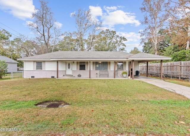 Property at 102 Philhurst St, Lafayette, LA 70503, 3 beds, 2 baths