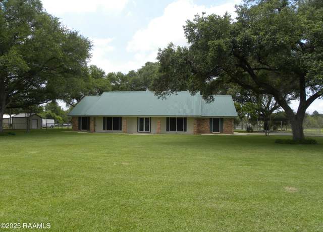 Property at 101 Grassy Ln, Carencro, LA 70520, 5 beds, 2.5 baths