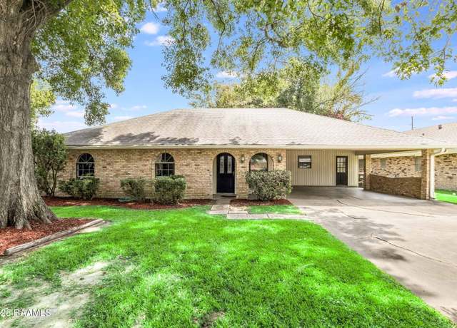 Property at 106 Alpha Dr, Lafayette, LA 70506, 3 beds, 2 baths