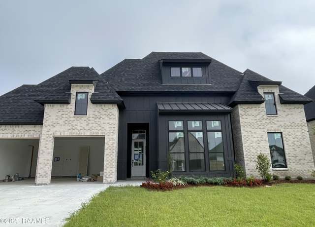 Property at 204 Sabal Grove Ln, Youngsville, LA 70592, 4 beds, 3 baths