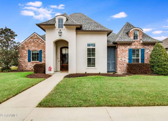 Property at 201 Long Oak Ln, Youngsville, LA 70592, 4 beds, 3 baths