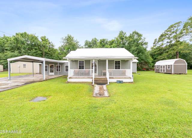 Property at 1010 Mimosa Ln, St. Martinville, LA 70582, 2 beds, 2 baths
