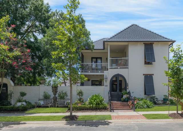 Property at 104 Ellendale Blvd, Lafayette, LA 70508, 5 beds, 5 baths
