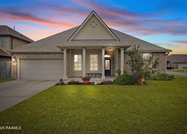 Property at 535 Cautillion Dr, Youngsville, LA 70592, 4 beds, 3 baths