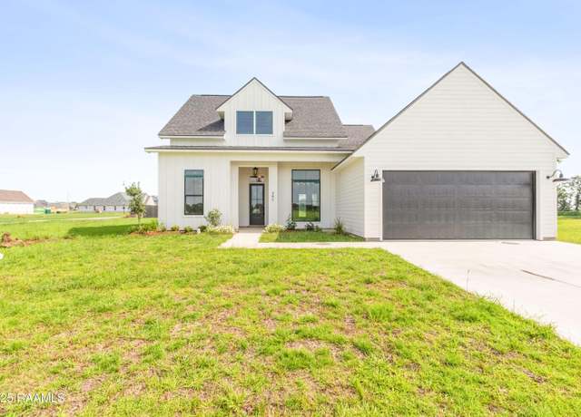 Property at 202 High Point Way, Youngsville, LA 70592, 3 beds, 2 baths