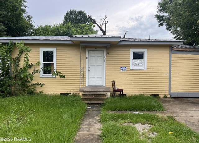 Property at 321 Verdun St, Lafayette, LA 70501, 3 beds, 3 baths