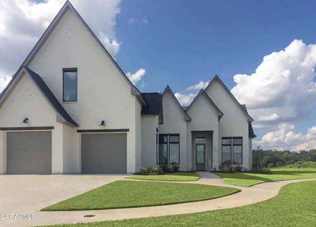 Property at 107 Sugar Cane Palm Cir, Youngsville, LA 70592, 4 beds, 3.5 baths
