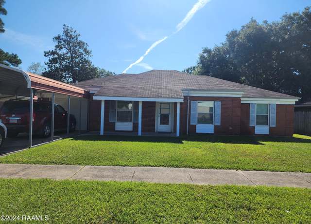 Property at 1823 George Dr, Opelousas, LA 70570, 3 beds, 2 baths
