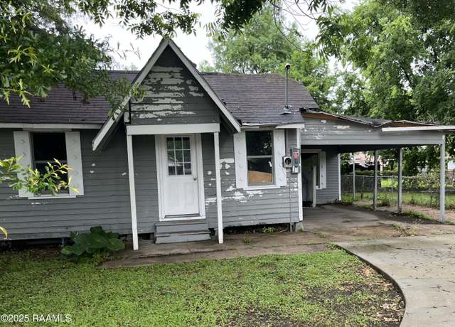 Property at 223 Lafayette St, Lafayette, LA 70501, 4 beds, 2 baths
