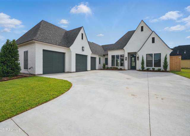 Property at 102 Sabal Leaf Ln, Youngsville, LA 70592, 4 beds, 3.5 baths
