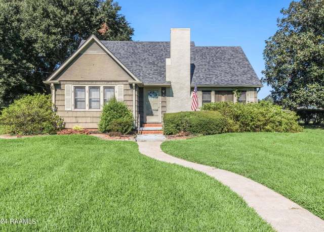 Property at 1728 S State St, Abbeville, LA 70510, 3 beds, 3 baths