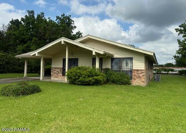 Property at 1614 Norway St, Opelousas, LA 70570, 3 beds, 2 baths