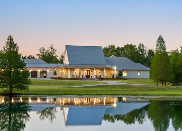 Property at 235 N Fieldspan Rd, Scott, LA 70583, 4 beds, 4 baths