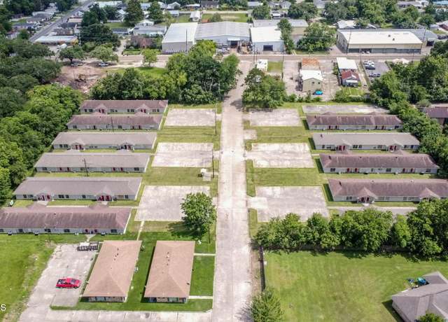 Property at 603 Yvonne St, New Iberia, LA 70560, 8 beds, 6 baths