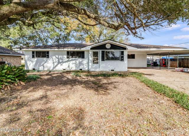 Property at 117 Stone Ave, Lafayette, LA 70507, 3 beds, 2.5 baths
