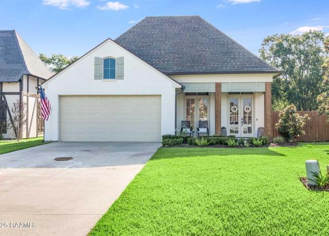 Property at 222 Fairwood Dr, Broussard, LA 70518, 3 beds, 2 baths