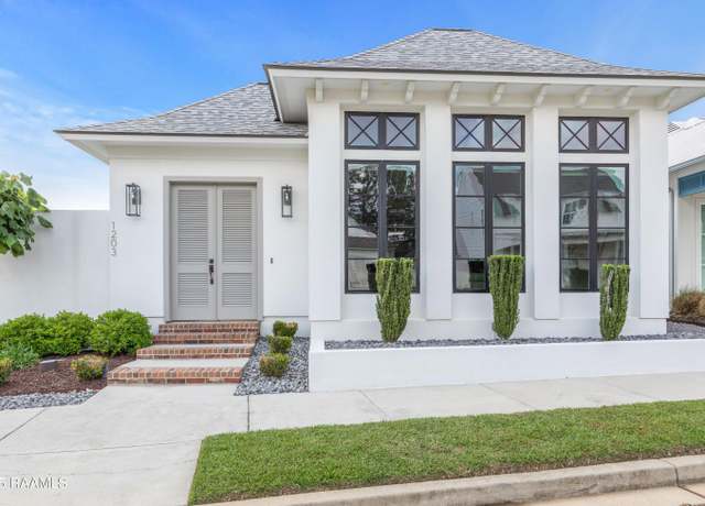 Property at 1203 Broyles Ln, Youngsville, LA 70592, 3 beds, 2.5 baths