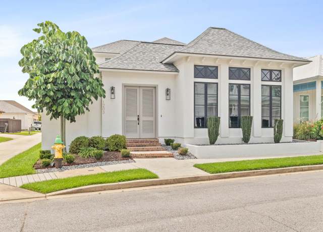 Property at 1203 Broyles Ln, Youngsville, LA 70592, 3 beds, 2.5 baths