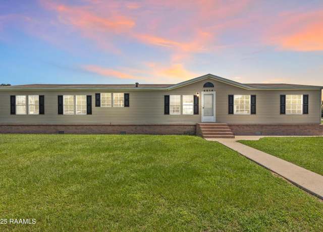 Property at 4014 Rue Martine, New Iberia, LA 70560, 4 beds, 2 baths