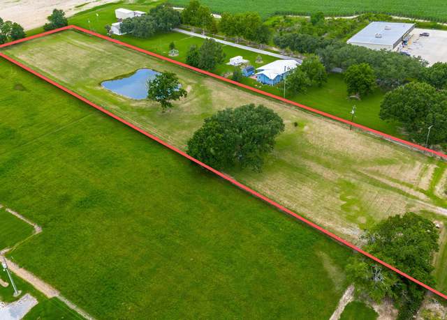 Property at 12211 Veterans Memorial Dr, Abbeville, LA 70510