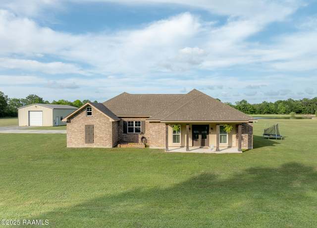 Property at 288 Lee Road Rd, Eunice, LA 70535, 4 beds, 3.5 baths