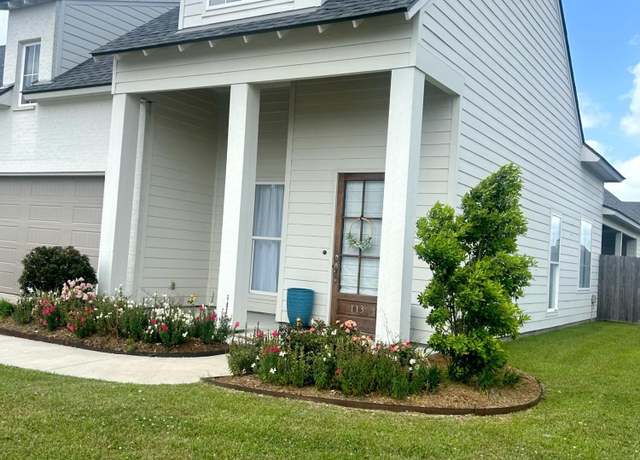 Property at 113 Gentle Island Dr, Broussard, LA 70518, 4 beds, 3 baths